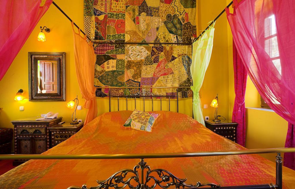 Nikos Takis Fashion Boutique Hotel Rhodes City Стая снимка